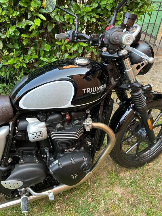 Triumph Street Twin 900 (2017 - 18)