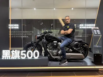 Sono tanti, sono appassionati e non hanno paura di nulla: viaggio nella Cina della moto