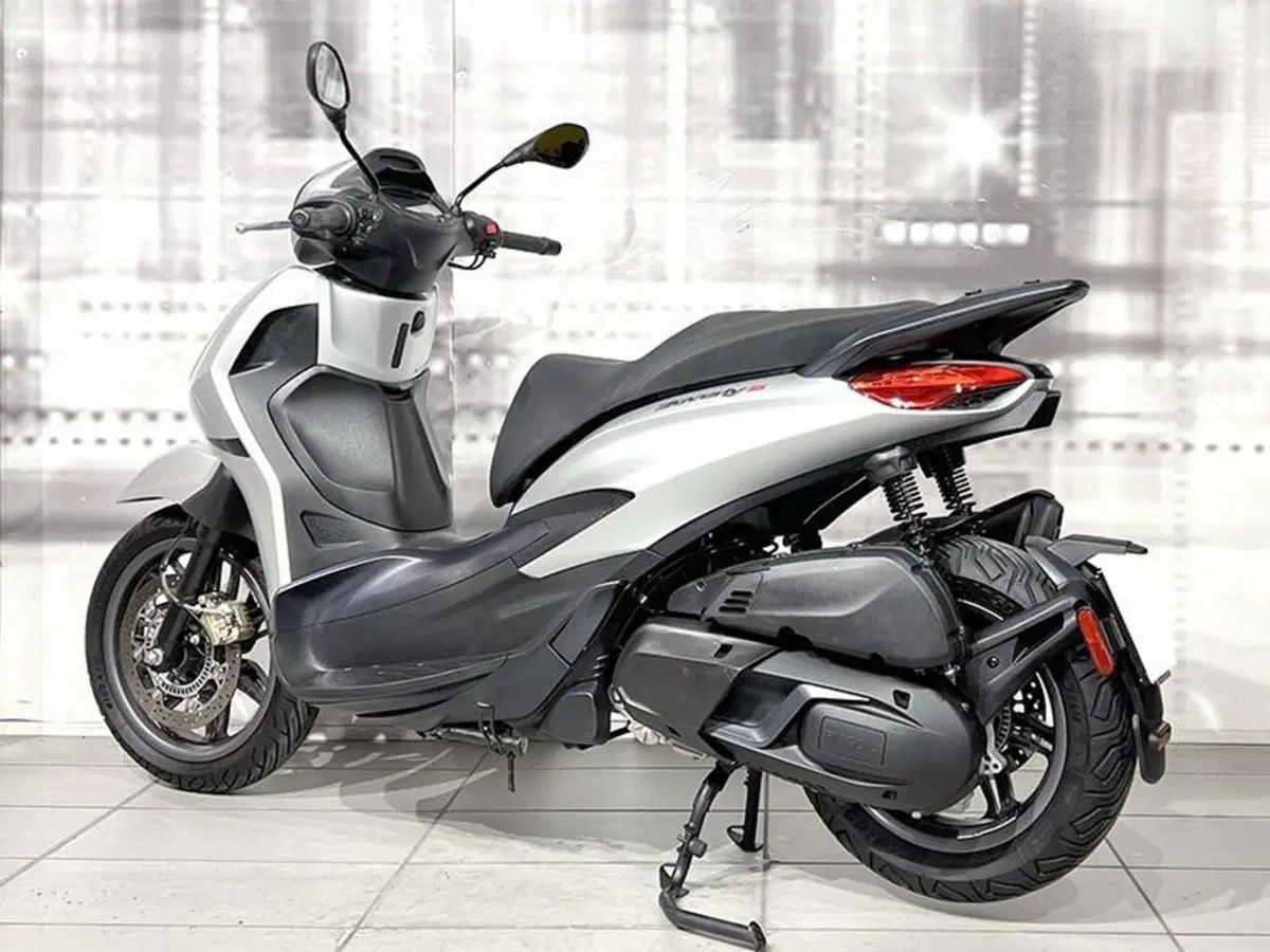 Piaggio Beverly 400 ABS-ASR (2021 - 24) (2)