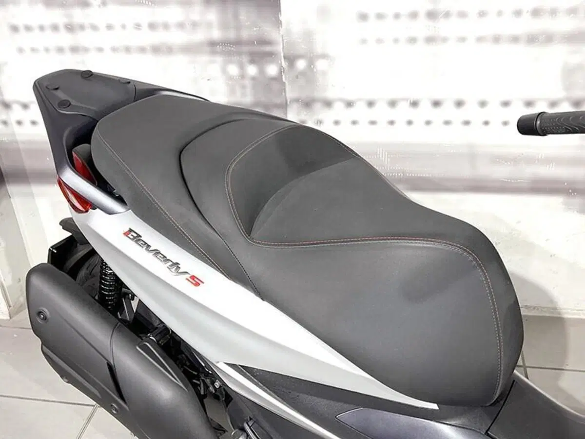 Piaggio Beverly 400 ABS-ASR (2021 - 24) (5)