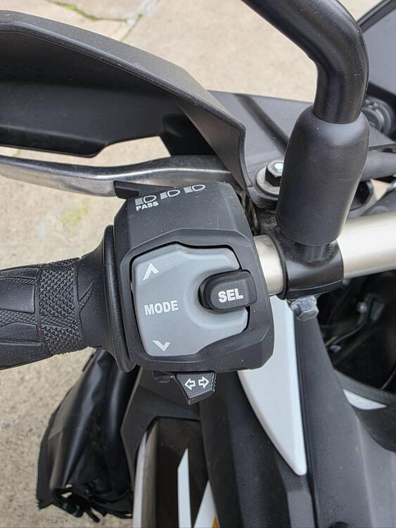 Suzuki V-Strom 650 (2021 - 25) (3)