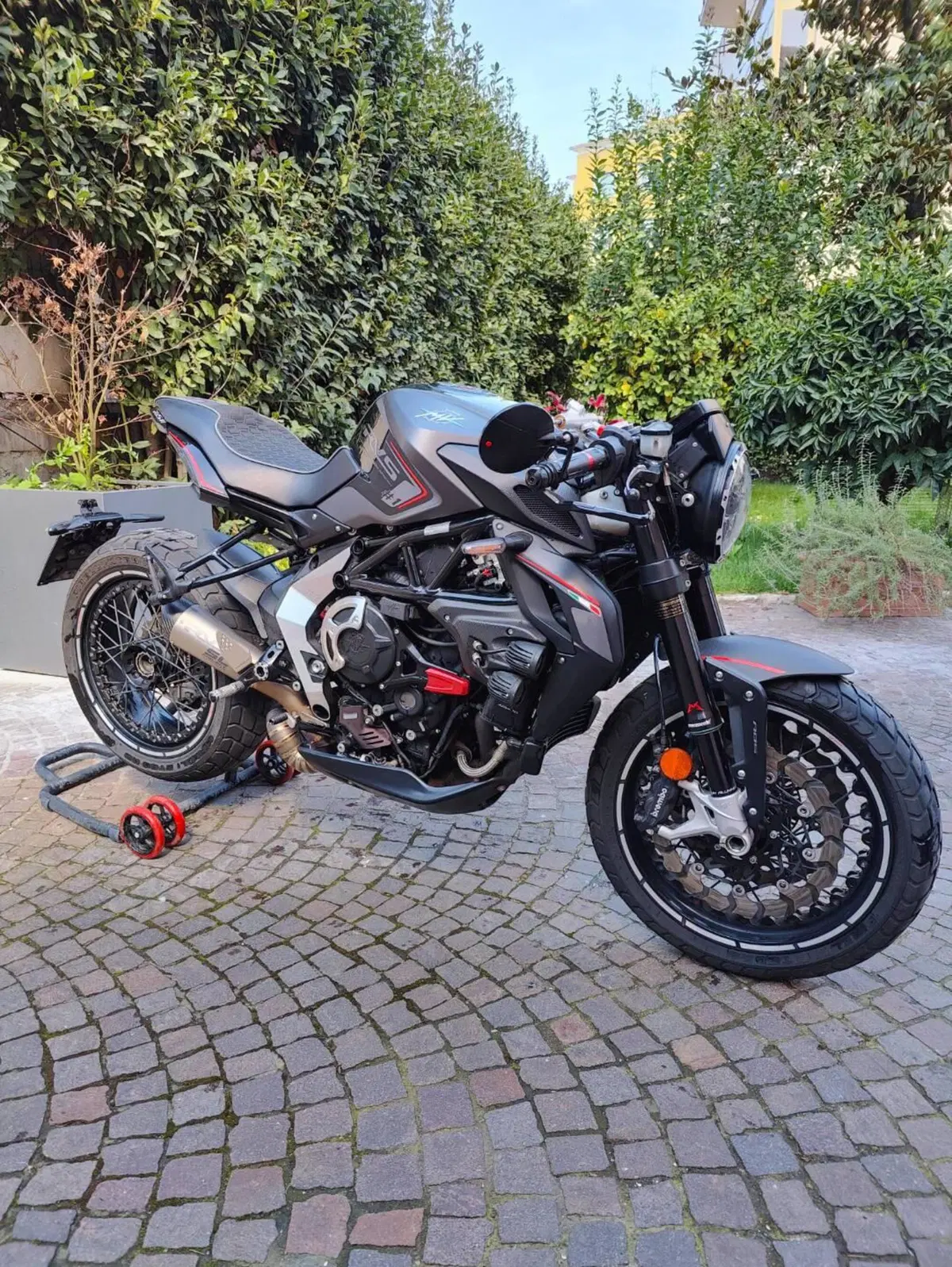 MV Agusta RVS #1 800 (2018 - 20) (2)