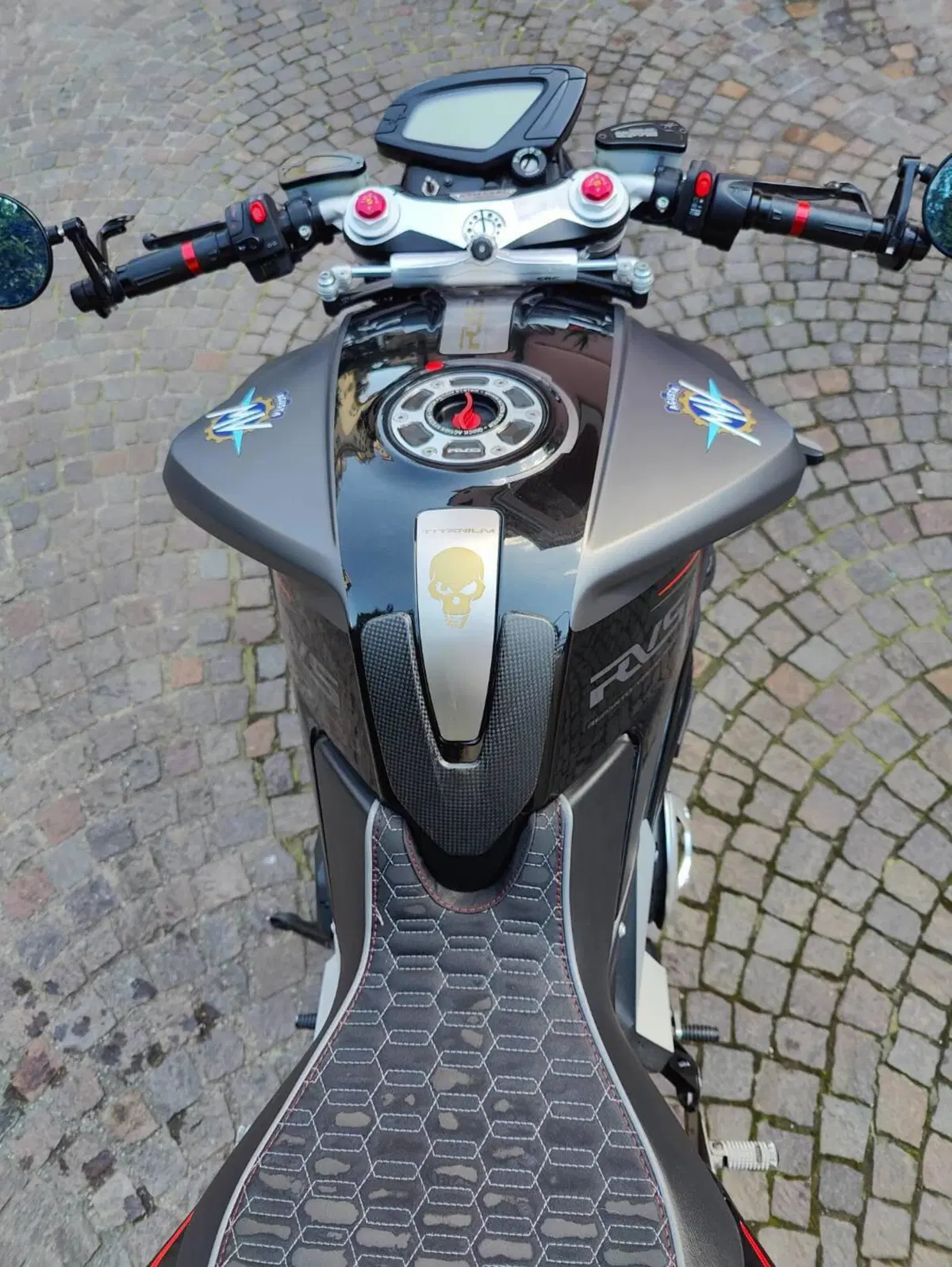 MV Agusta RVS #1 800 (2018 - 20) (4)