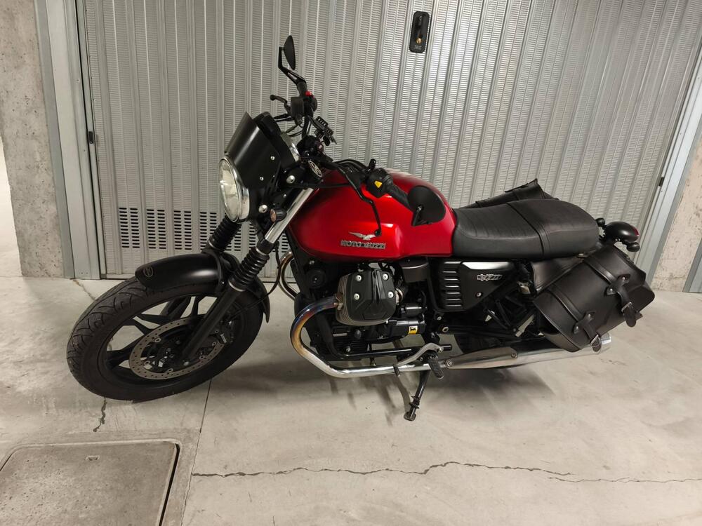 Moto Guzzi V7 II Stone (2015 - 17) (2)