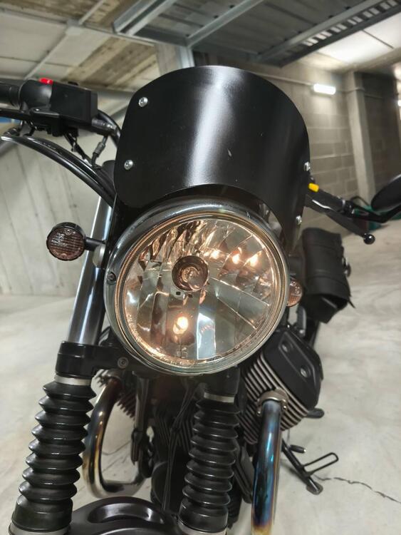 Moto Guzzi V7 II Stone (2015 - 17) (3)