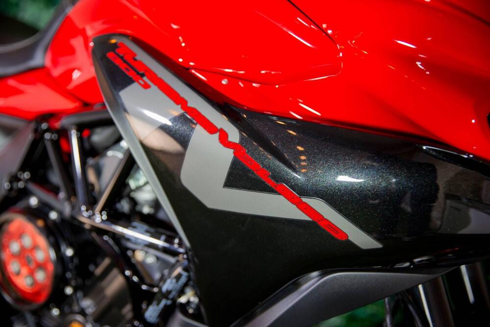 MV Agusta Turismo Veloce 800 Rosso (2021 - 23) (5)