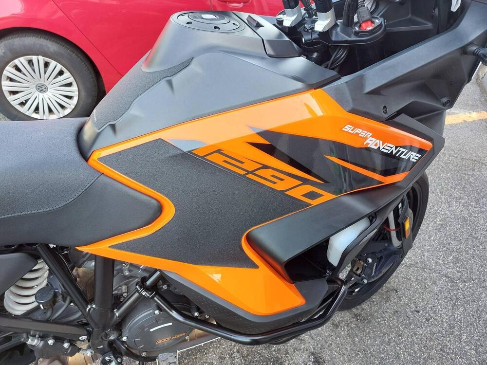KTM 1290 Super Adventure S (2021) (4)