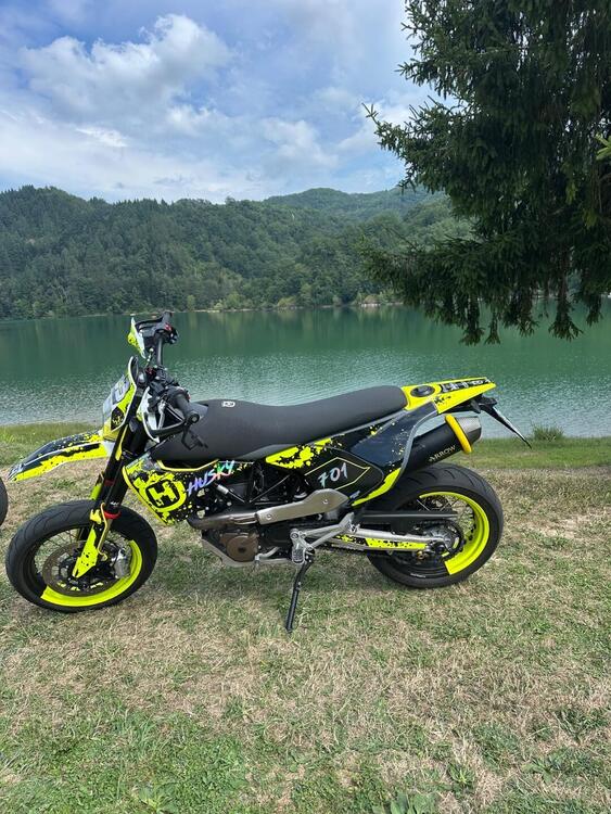 Husqvarna 701 Supermoto (2023 - 25) (2)