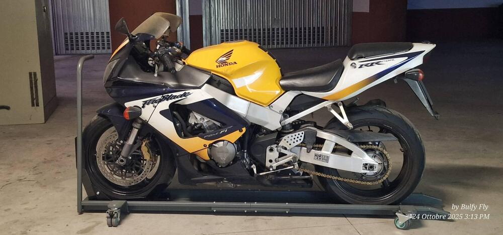Honda CBR 900 RR Fireblade (2000 - 01) (5)