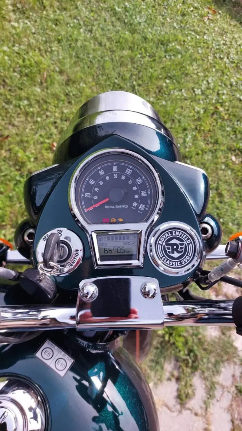 Royal Enfield Classic 350 (2021 - 26) (2)