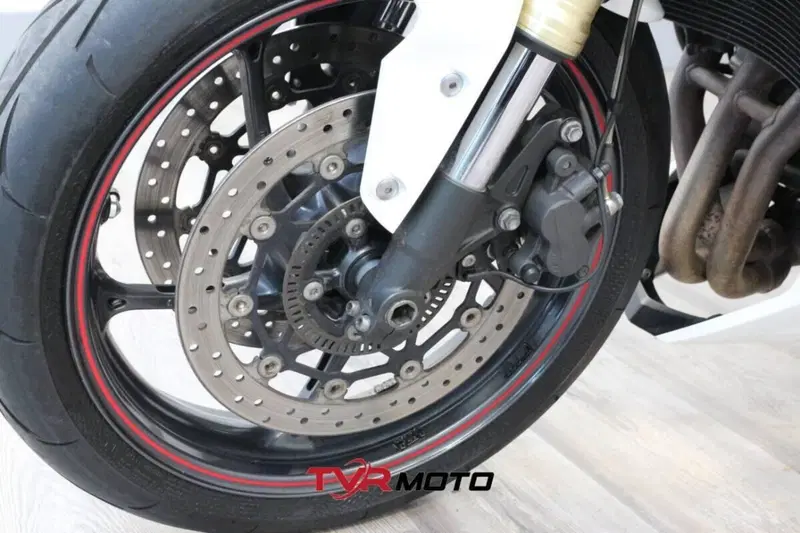Triumph Street Triple ABS (2013 - 17) (6)