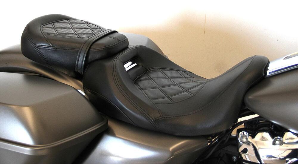 Harley-Davidson 107 Street Glide (2017 - 19) - FLHX (5)