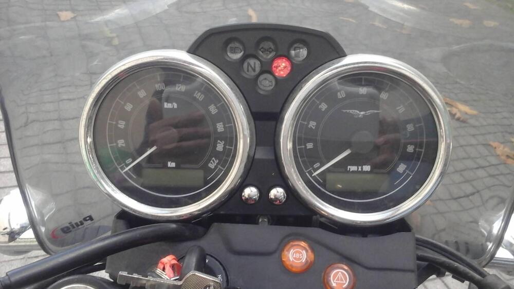 Moto Guzzi V7 II Stone (2015 - 17) (4)