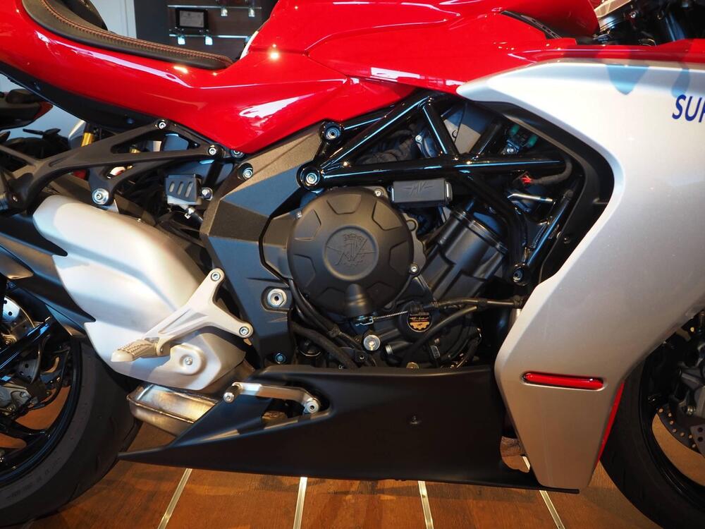 MV Agusta Superveloce 800 (2021 - 25) (2)