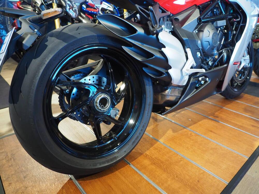 MV Agusta Superveloce 800 (2021 - 25) (3)