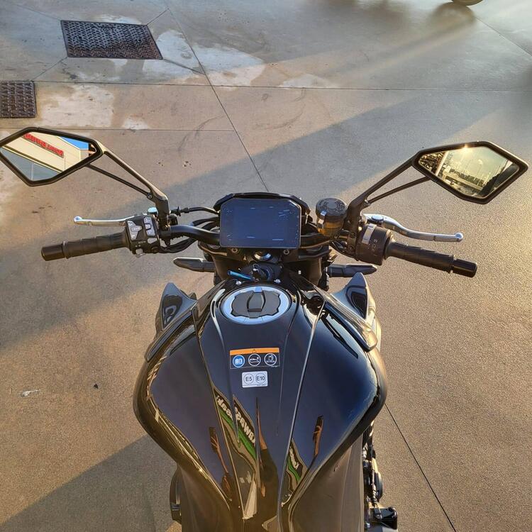 Kawasaki Z 1100 (2026) (2)