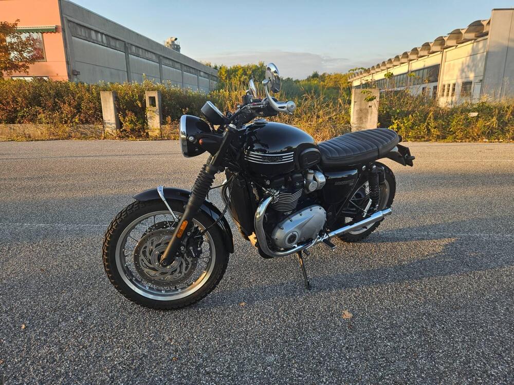 Triumph Bonneville T120 (2021 - 25) (2)