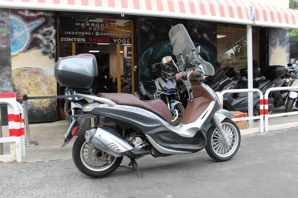 Piaggio Beverly 300 i.e. ABS-ASR (2016 - 20) (4)