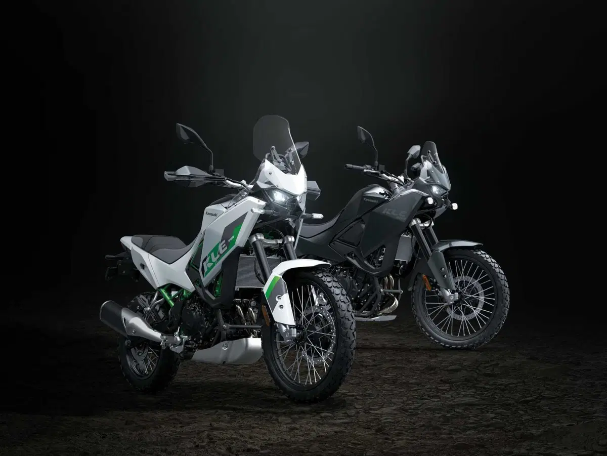 Nuova KLE500: Kawasaki riporta in vita la leggenda pronta per ogni terreno [VIDEO e GALLERY]