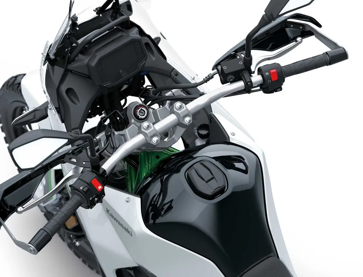 Nuova KLE500: Kawasaki riporta in vita la leggenda pronta per ogni terreno [VIDEO e GALLERY] (9)