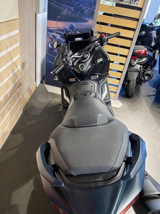 Yamaha T-Max 560 (2022 - 24) (3)