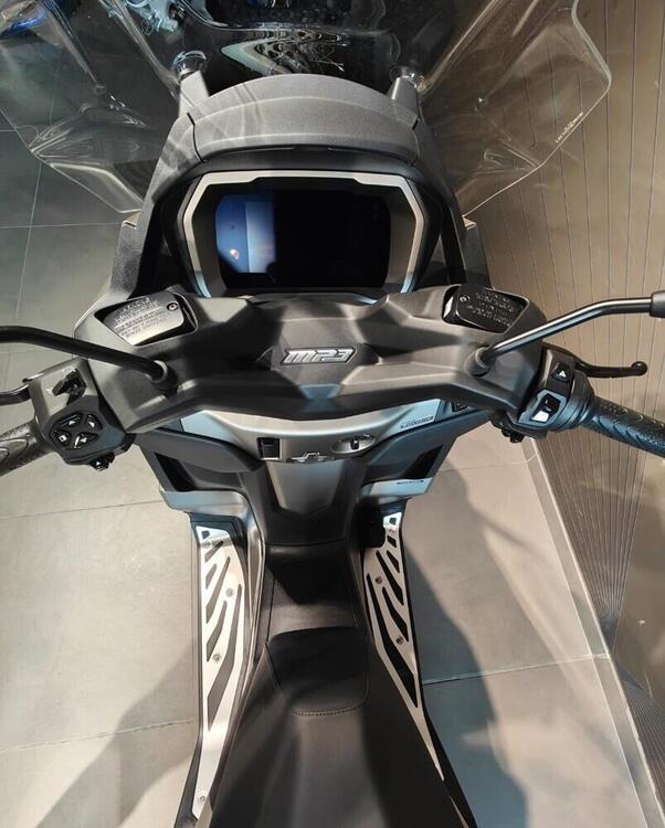 Piaggio MP3 530 ABS Hpe (2023 - 24) (3)