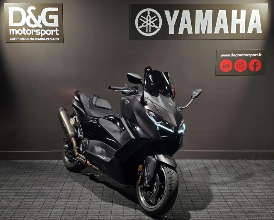 Yamaha T-Max 560 Tech Max (2025) (2)