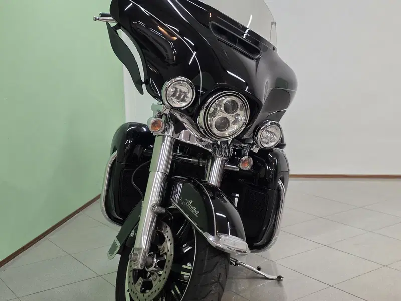 Harley-Davidson 1690 Electra Glide Ultra Limited (2016) - FLHTK (4)