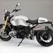 BMW Motorrad, serbatoio lucidato a mano per R NineT