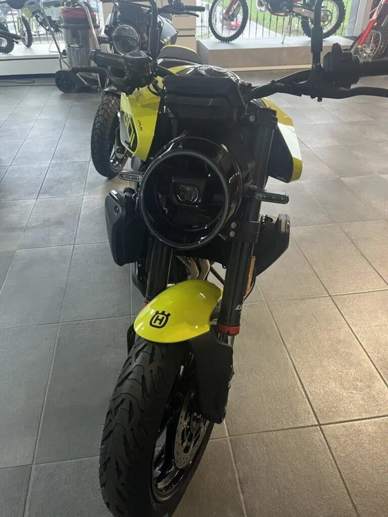 Husqvarna Vitpilen 801 L (2025 - 26) (2)