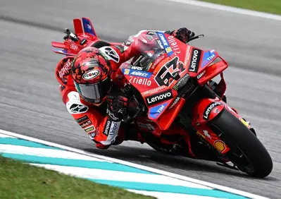 MotoGP 2025. GP della Malesia. Capolavoro Pecco Bagnaia: dalla Q1 alla pole! [RISULTATI]
