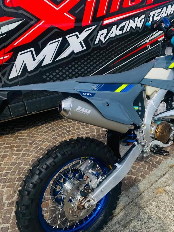 Tm Moto EN 300 Fi ES 2T TM Corse (2025) (4)