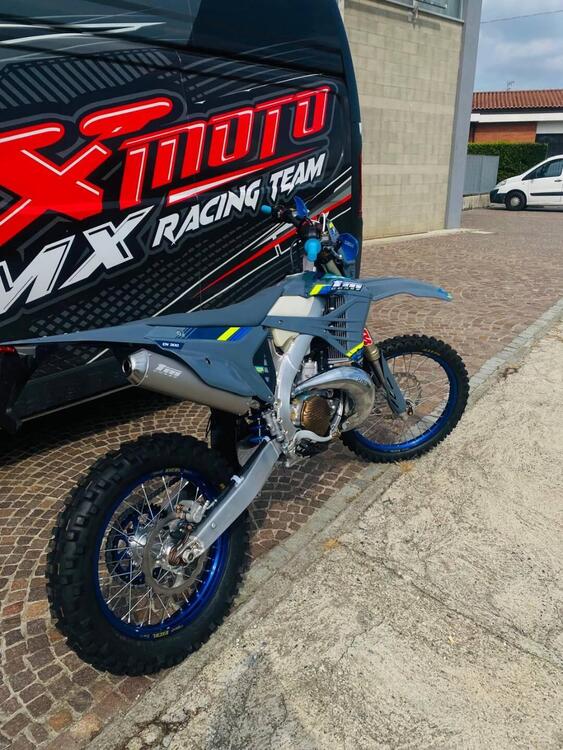 Tm Moto EN 300 Fi ES 2T TM Corse (2025) (2)