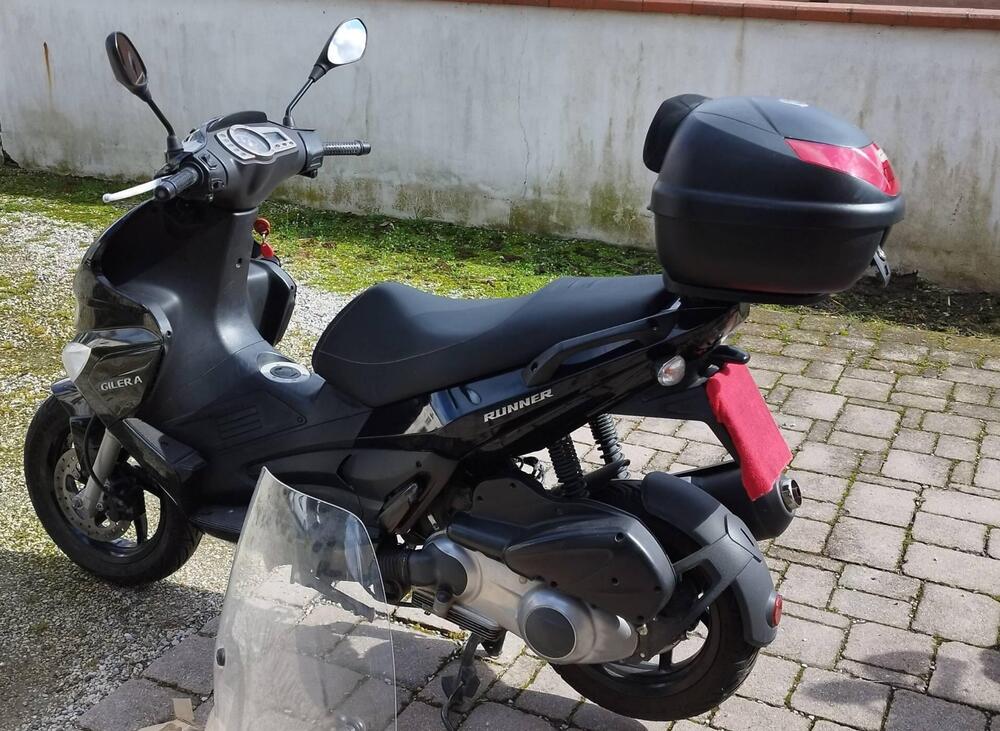 Gilera Runner 200 ST (2)