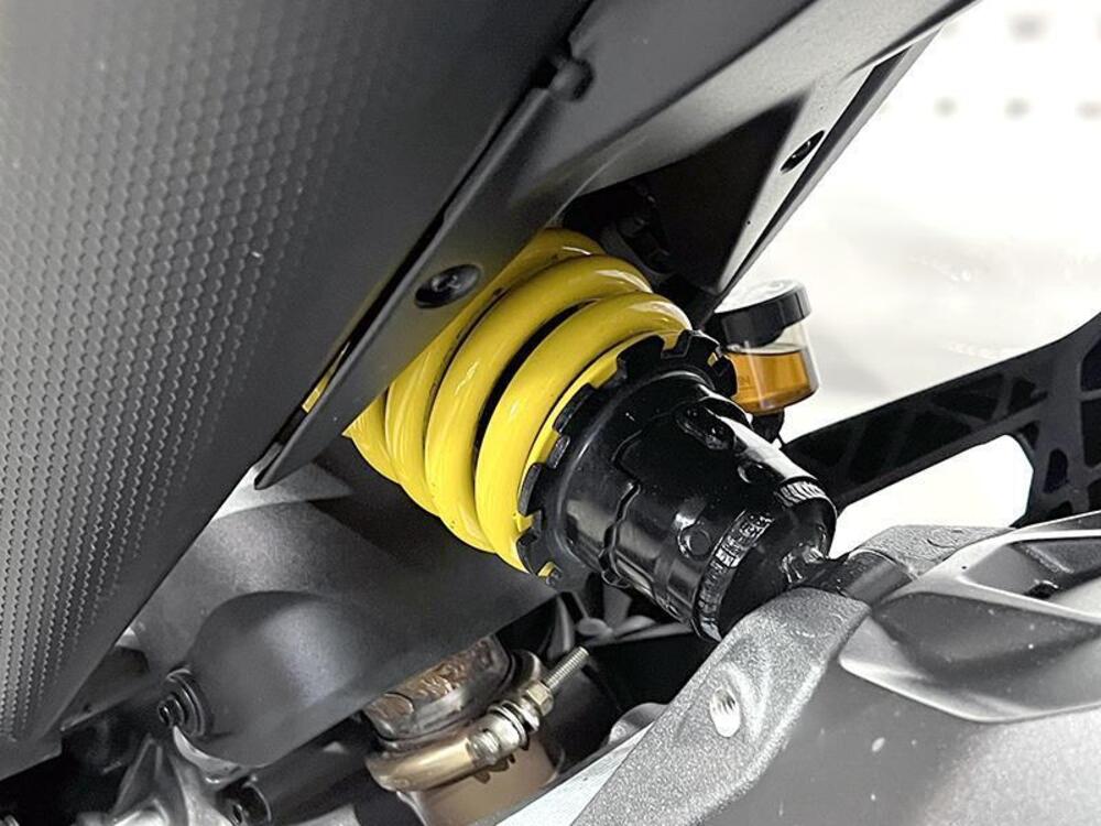 Ducati Monster 937 + (2021 - 25) (4)