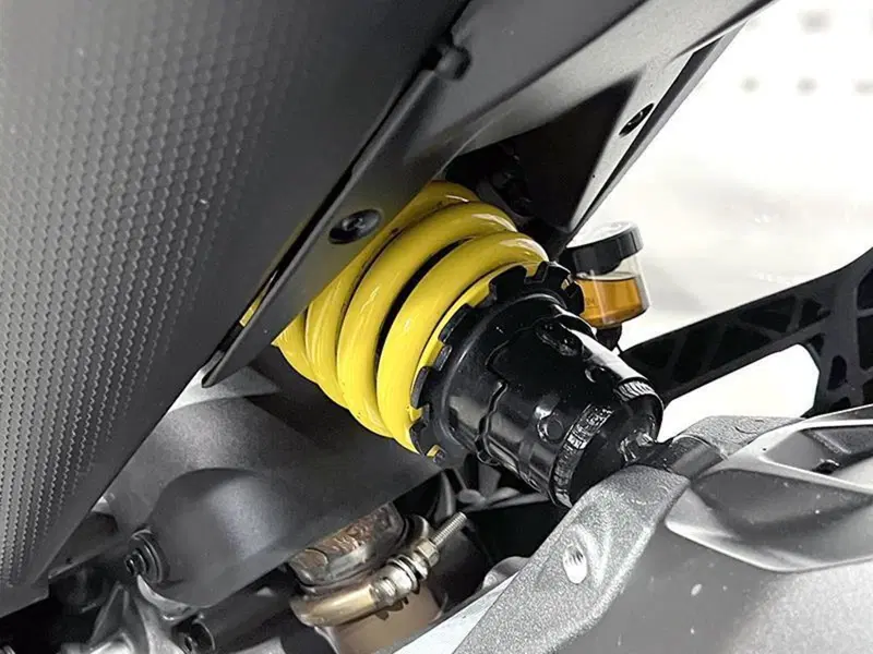 Ducati Monster 937 + (2021 - 25) (4)