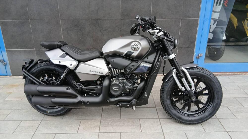 Benelli Leoncino 400 Bobber (2026) (4)