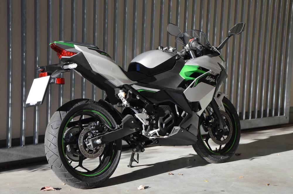 Kawasaki Ninja e-1 (2024 - 25) (3)