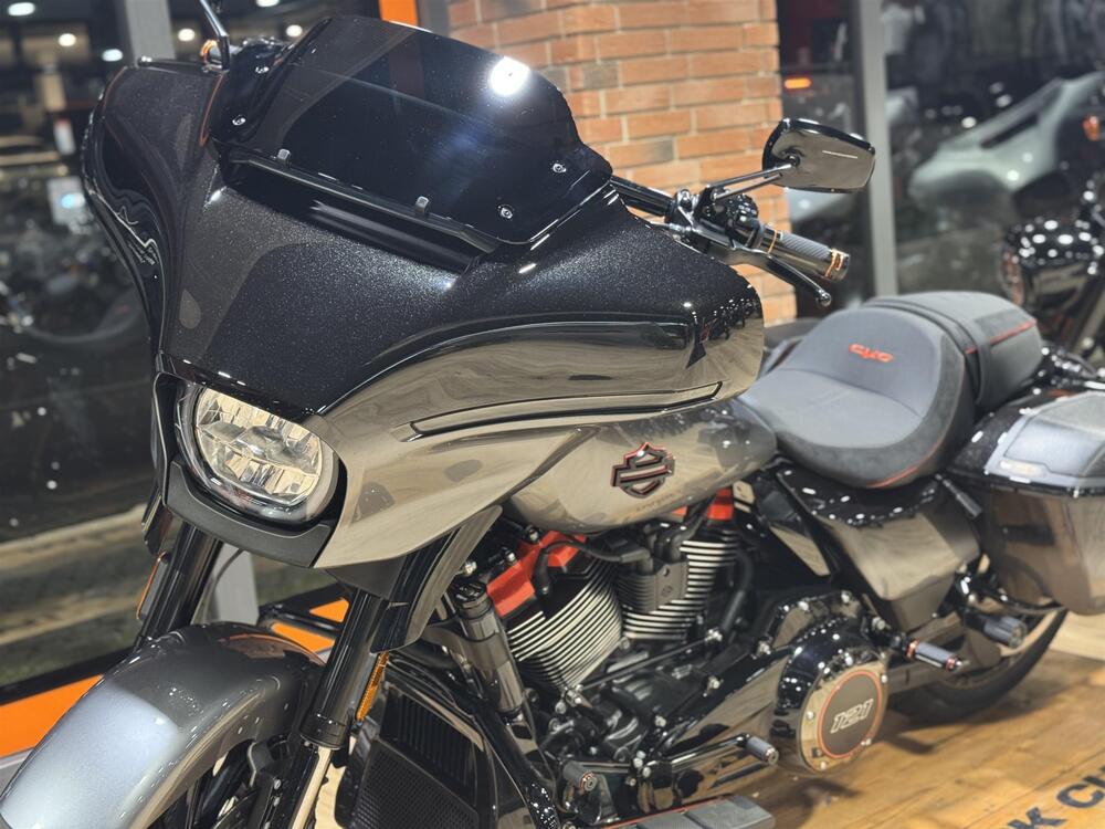 Harley-Davidson CVO Street Glide (2025) (3)