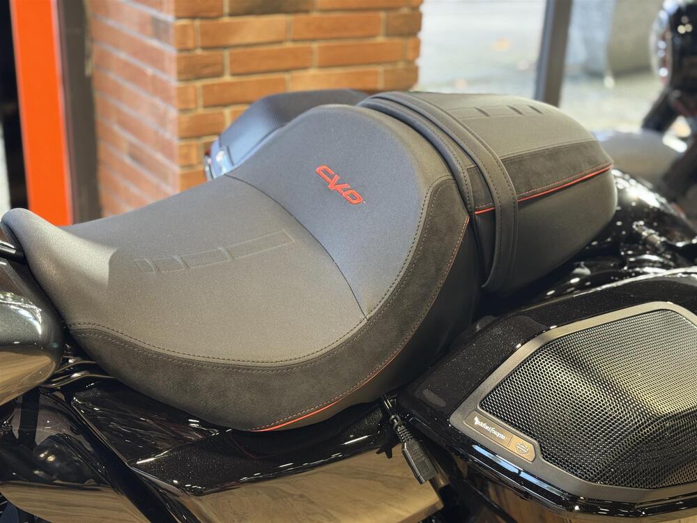 Harley-Davidson CVO Street Glide (2025) (5)