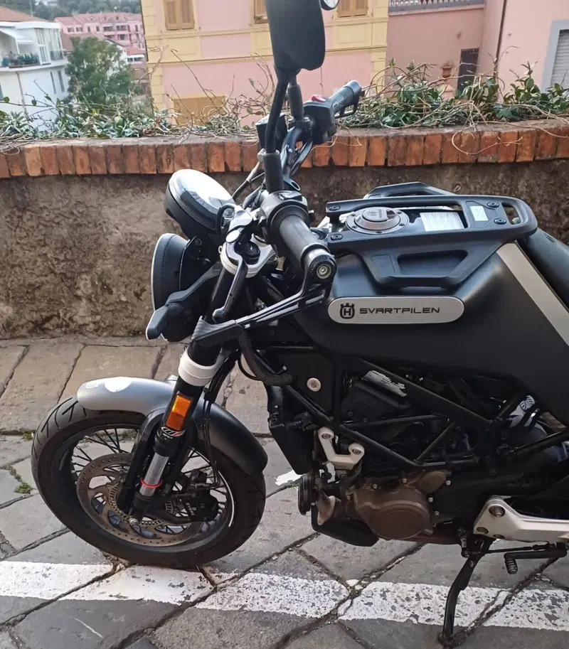 Husqvarna Svartpilen 125 (2021 - 23) (6)