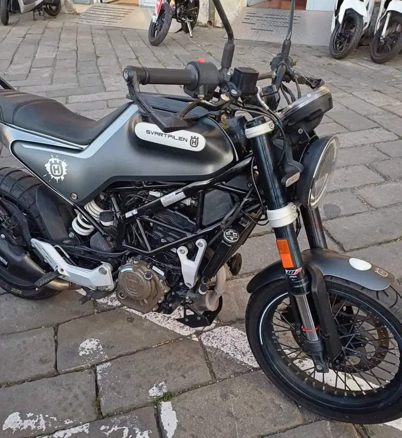 Husqvarna Svartpilen 125 (2021 - 23) (7)