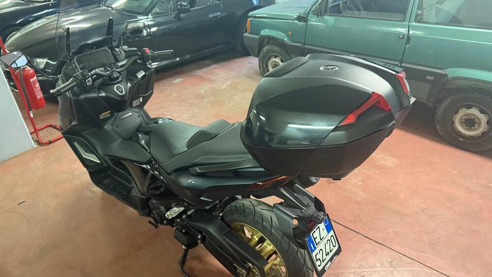 Yamaha T-Max 560 (2022 - 24) (3)
