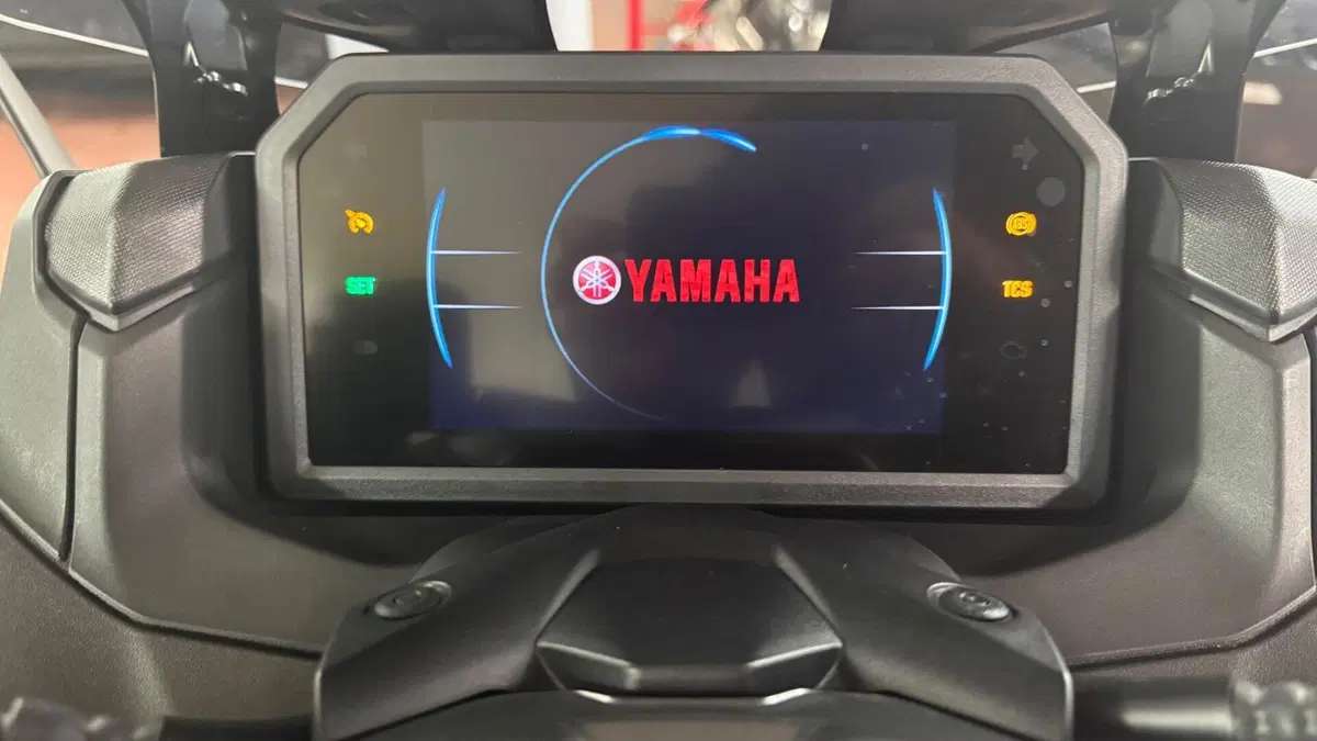 Yamaha T-Max 560 (2022 - 24) (4)