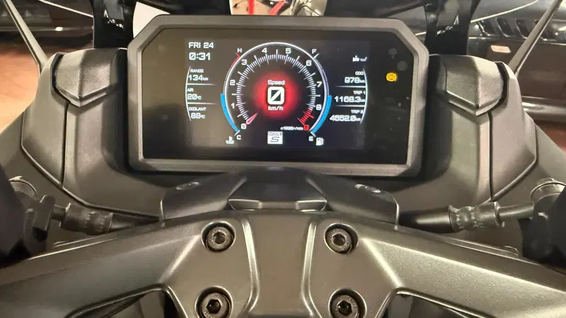 Yamaha T-Max 560 (2022 - 24) (5)