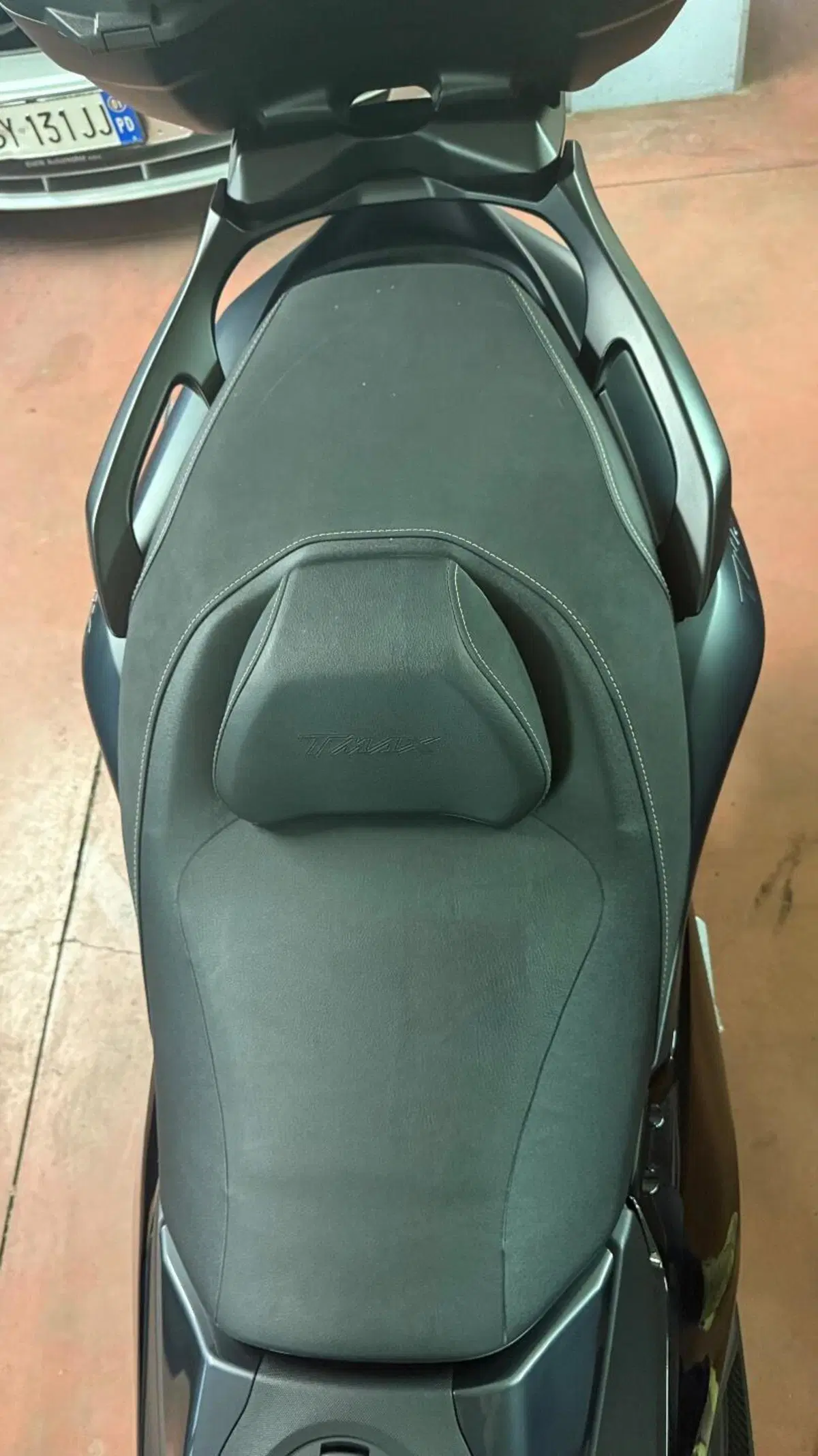 Yamaha T-Max 560 (2022 - 24) (12)
