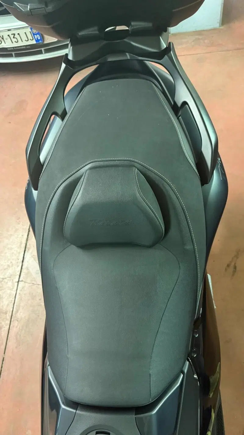 Yamaha T-Max 560 (2022 - 24) (12)