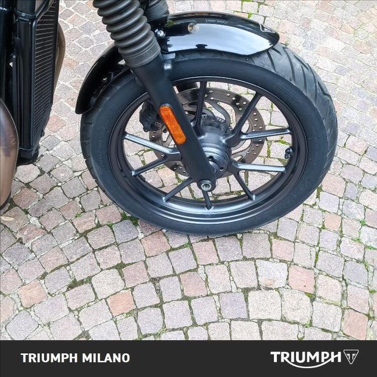 Triumph Street Twin 900 (2016) (4)