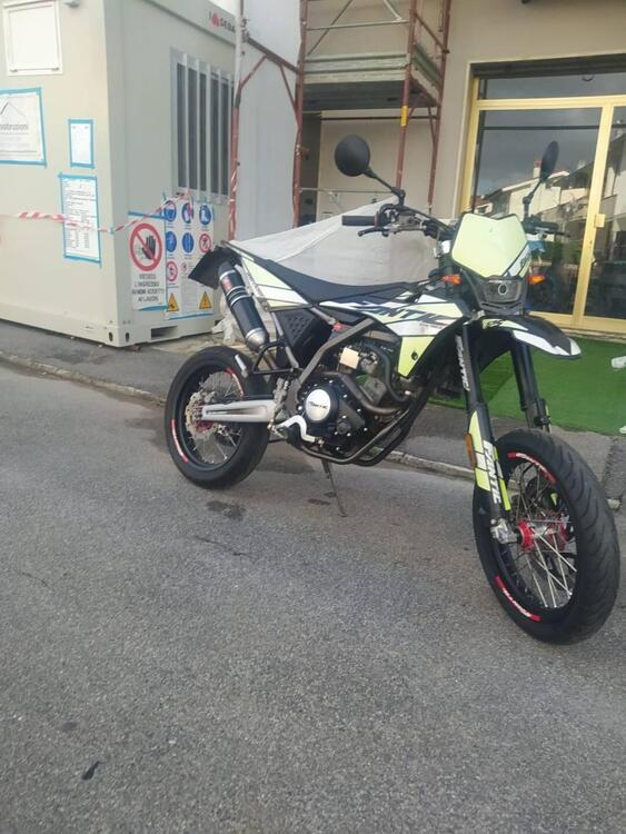 Fantic Motor Motard 125 M Performance 4t (2019) (2)