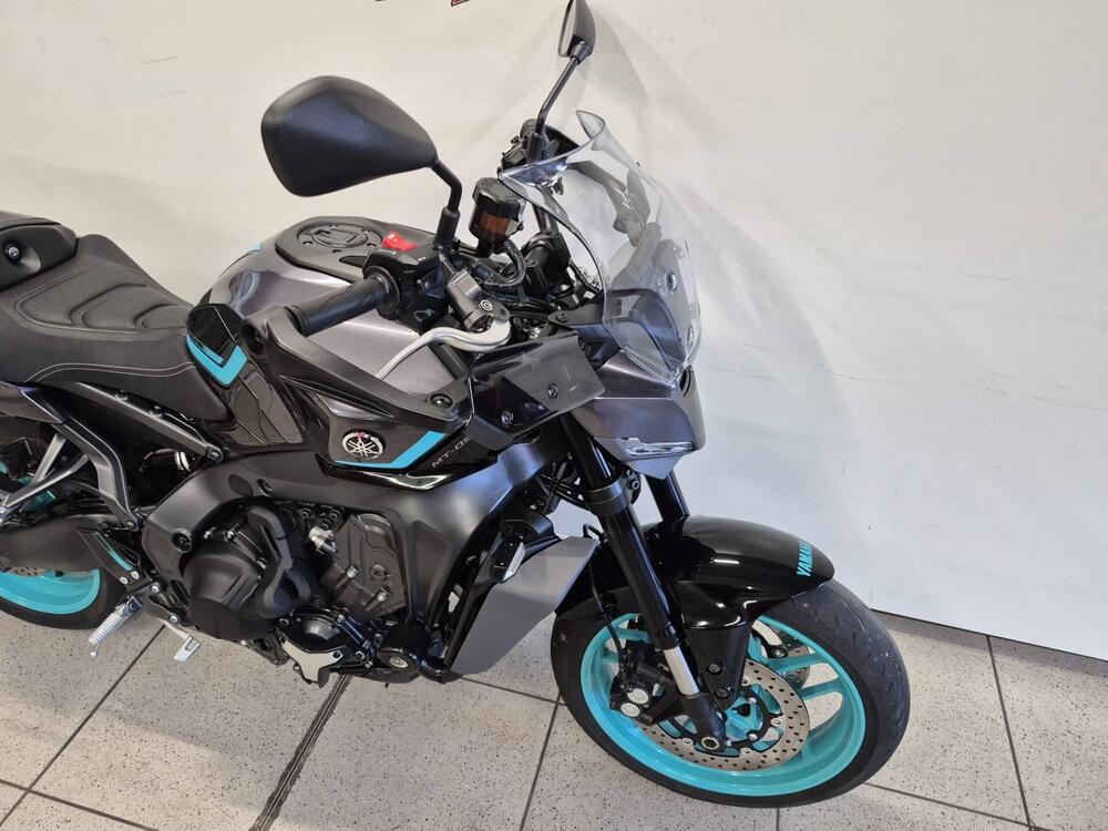 Yamaha MT-09 Y-AMT (2024 - 25) (2)